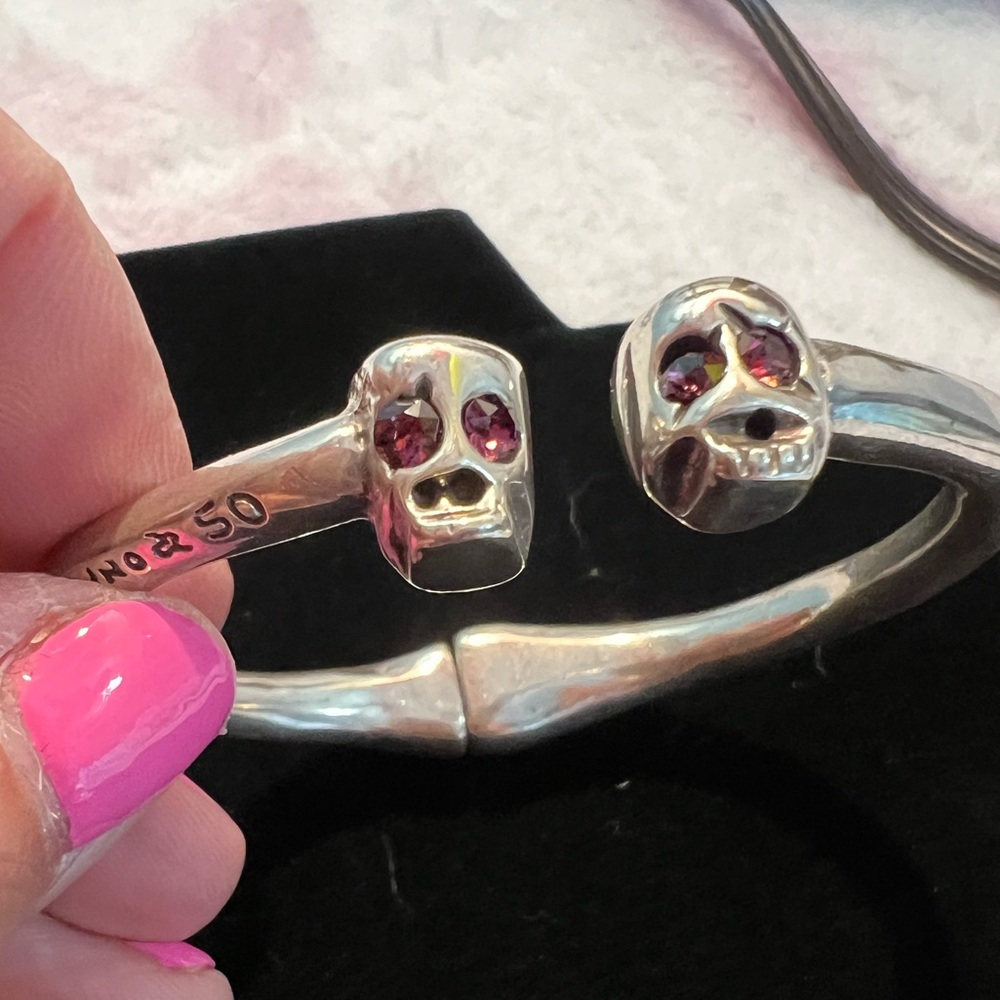 New authentic UNO de 50 skull bracelet with pink eyes